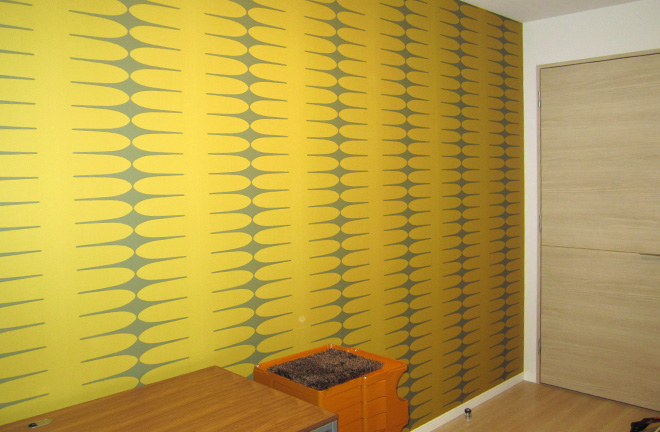 横浜市のクロス張替え（マスタードカラー）